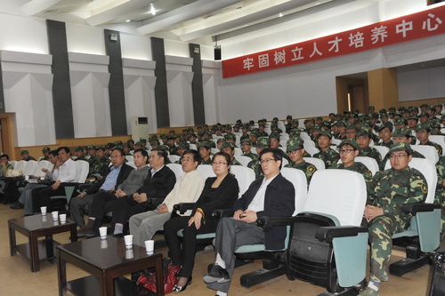 全省道德模范基層巡講團(tuán)來我校作巡講報告