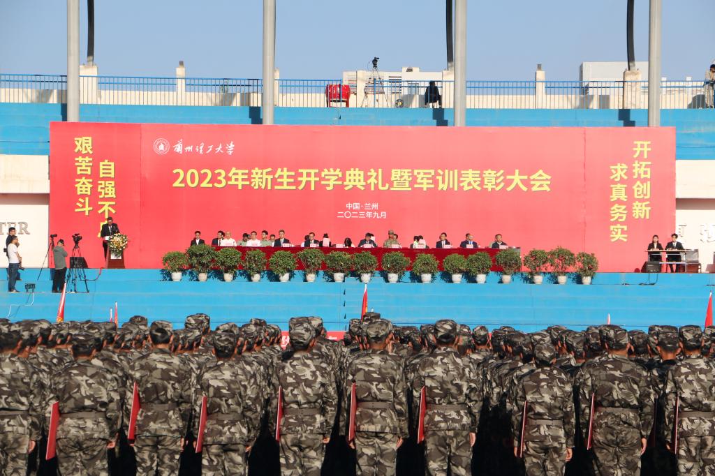 金秋九月，讓青春與迷彩共振！