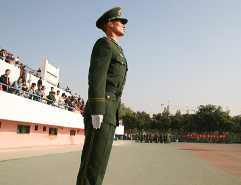 新生軍訓(xùn)匯報(bào)演出暨開學(xué)典禮