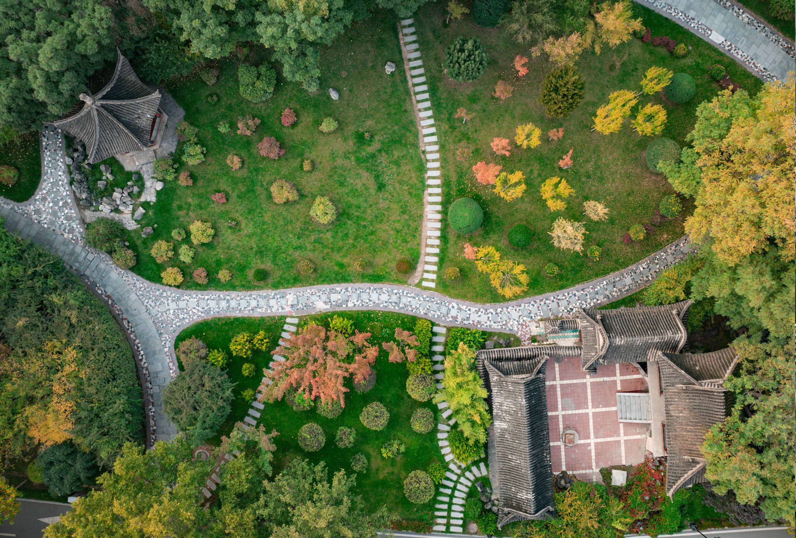 鏡中蘭理工：兩校區風景皆成畫